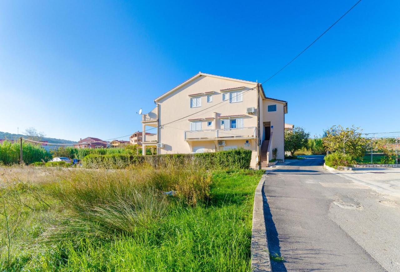Apartments Marija P Лопар Экстерьер фото