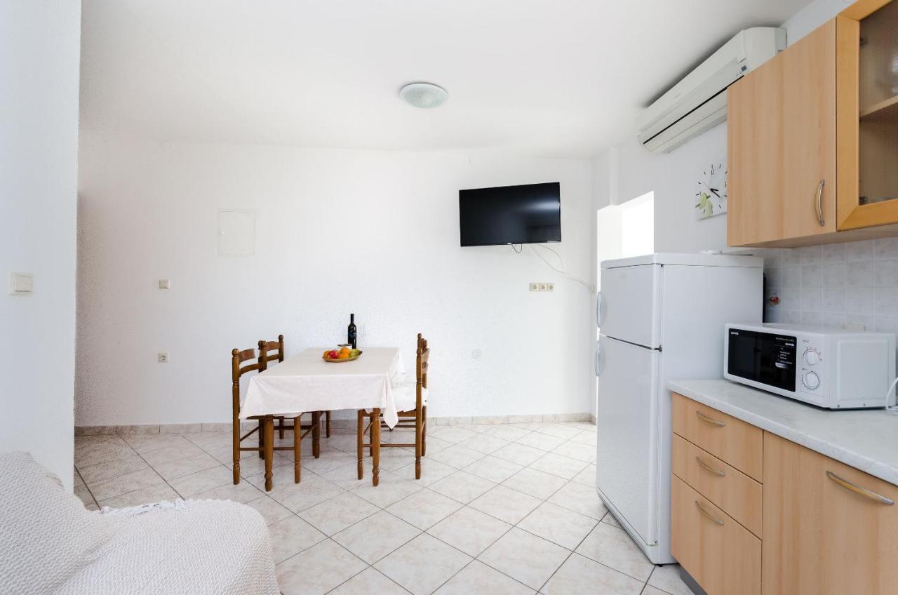 Apartments Marija P Лопар Экстерьер фото
